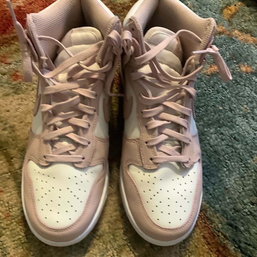 Pink & white Nike dunks